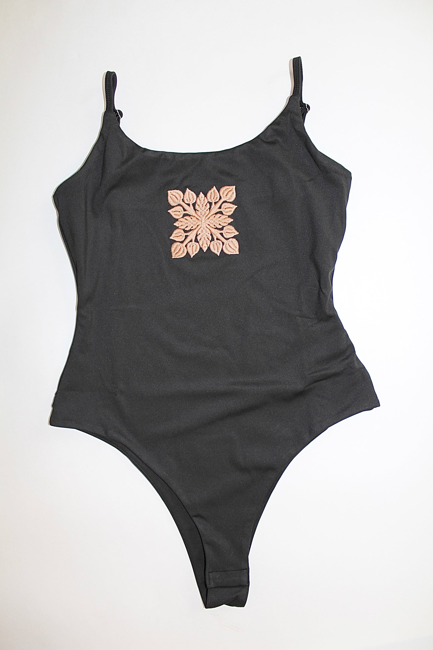 TAYLER BODYSUIT-ANTHURIUM KUIKI